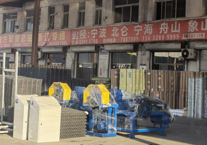 山東李經理訂購的中型水箱色多多黄色网站發貨了，請注意收貨！